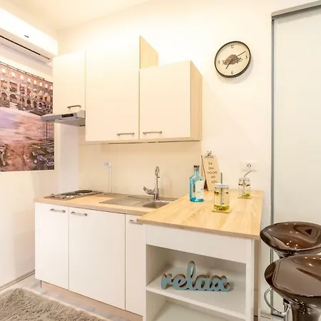 Marin Center Apartman *