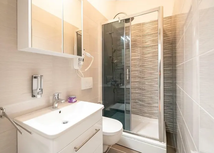 아파트 Marin Center *