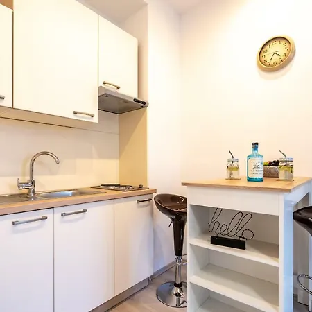 Апартаменти Marin Center *